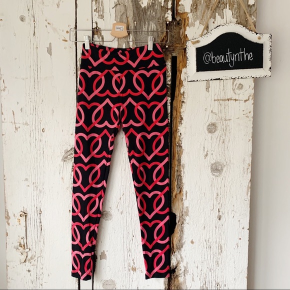 Lularoe Valentine’s Day interlocking heart legging - Picture 5 of 5